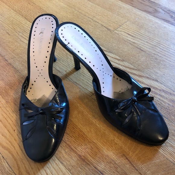 Black heels- with cute bow - Picture 1 of 3